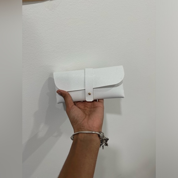 Shades - Picture 4 of 5